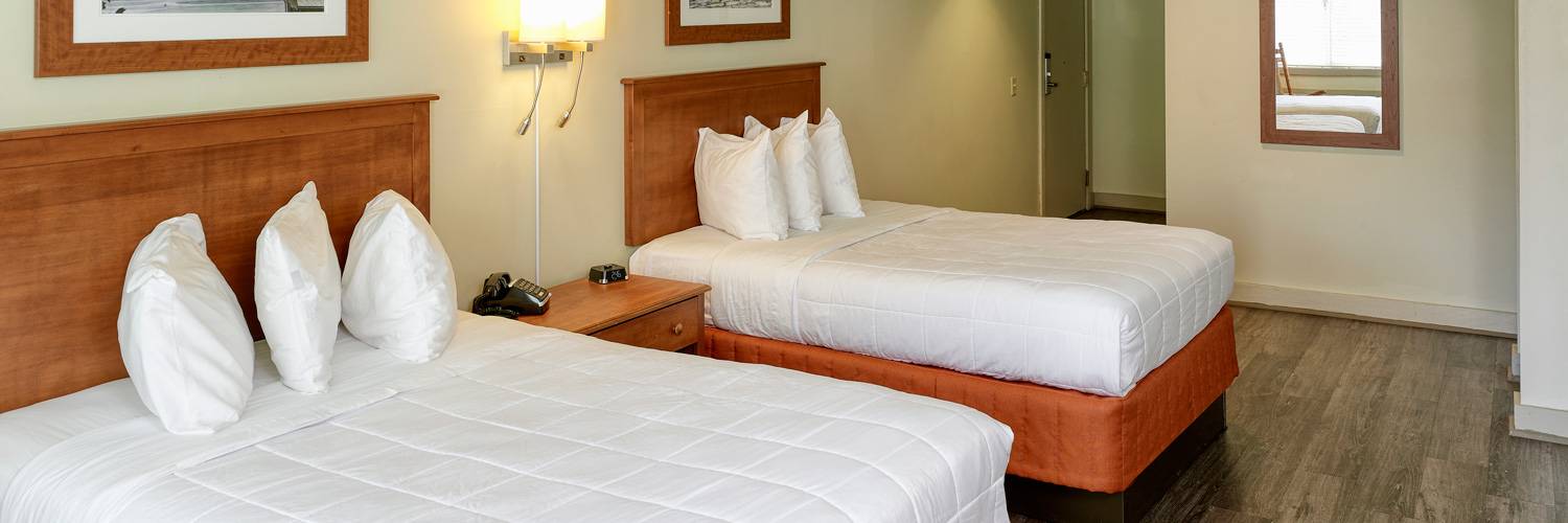Accessible Double Guestroom at Peaks of Otter Lodge